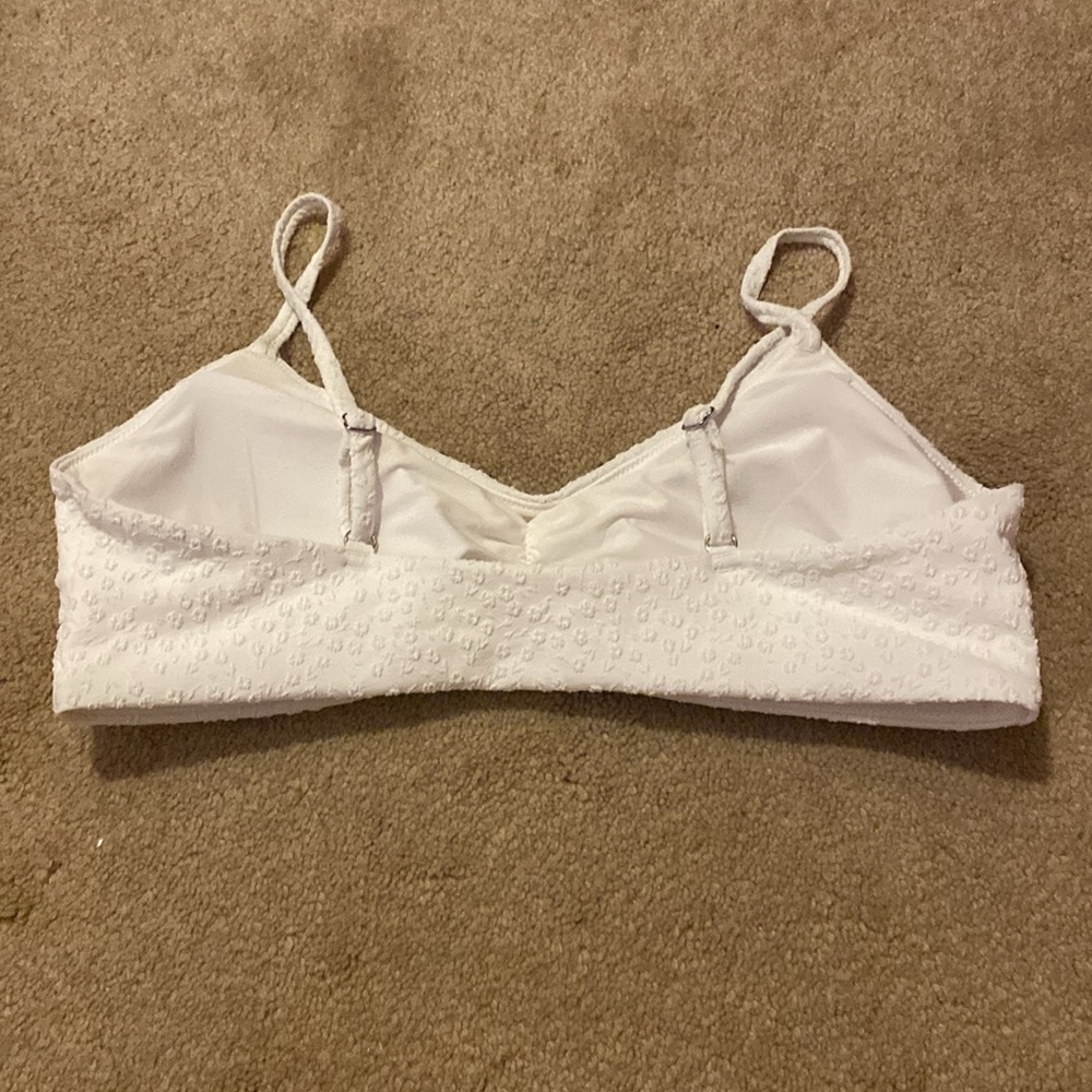 H&M White Embroidered Flower Bikini Top - Picture 4 of 5